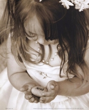Little Girl - Pray - Art Print by Laura Monahan | Movie Poster Prints from Posterazzi