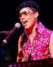Alicia Keys - Photo Print | Movies, Music, TV Posters from Posterazzi