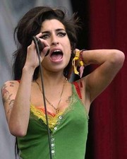 Amy Winehouse - Photo Print | Movies, Music, TV Posters from Posterazzi