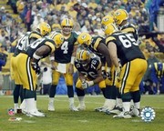 2005 Packers Huddle (Offense) - Sports Photo Print | Posters from Posterazzi