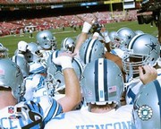 2005 Cowboys Hudddle #2 - Sports Photo Print | Posters from Posterazzi