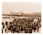 Crowd at Atlantic City 1910 - Art Print | Poster Prints from Posterazzi